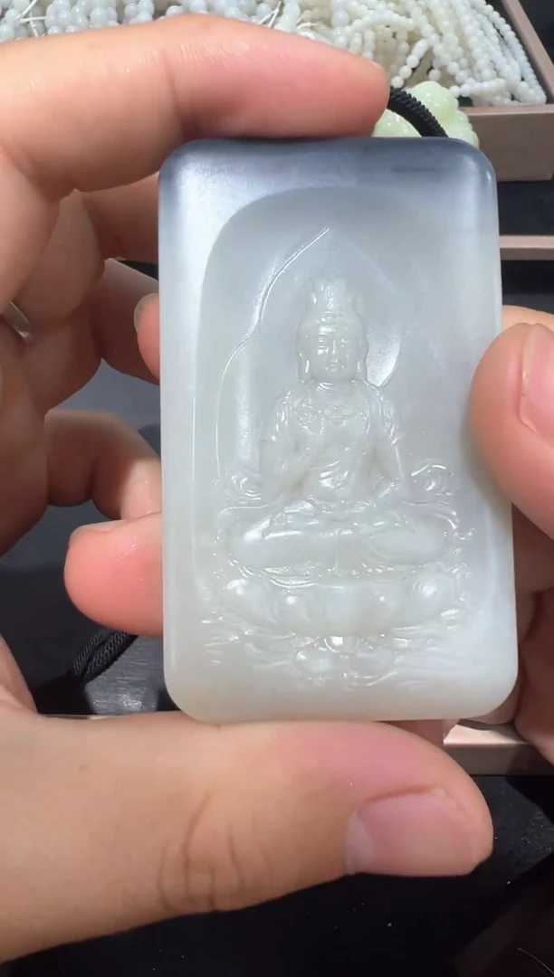 和田玉未镶嵌颈饰玉牌