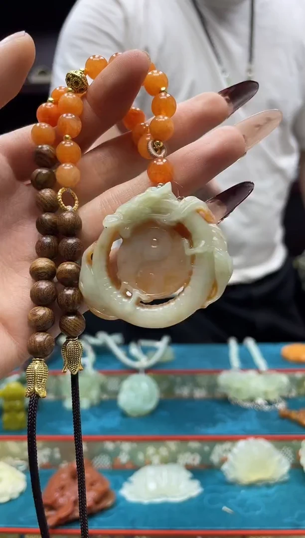 未镶嵌岫玉吊坠·