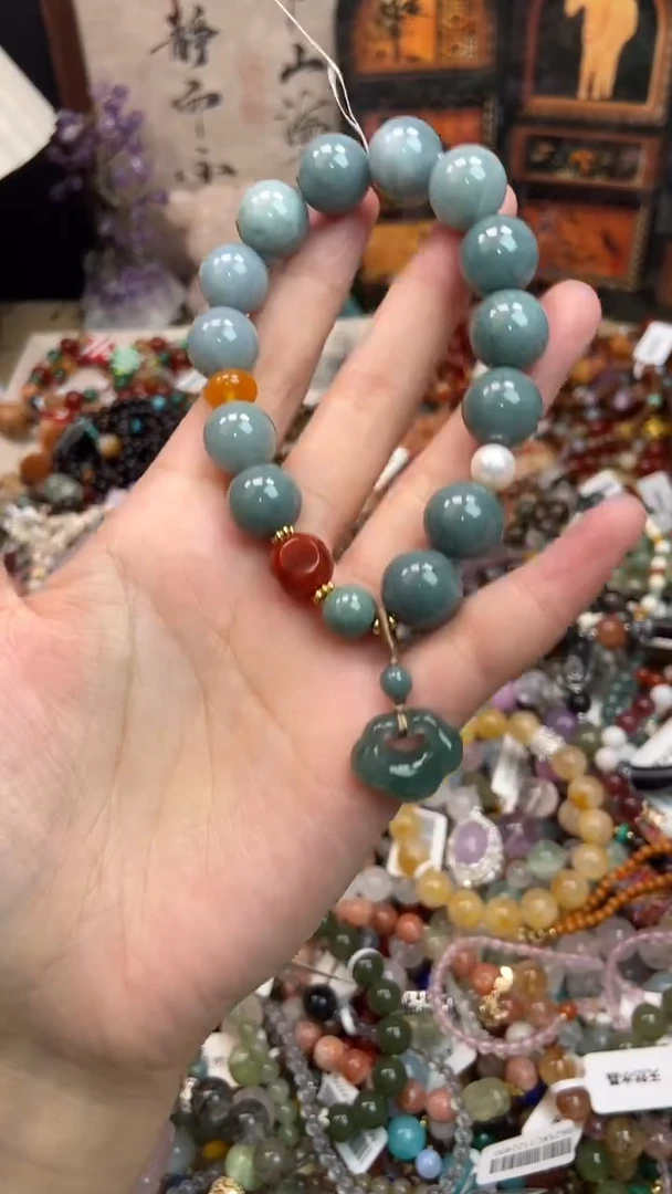 未镶嵌翡翠手饰331