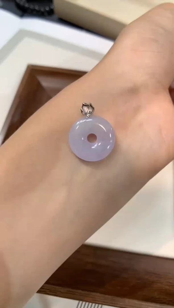 颈饰18K金镶嵌翡翠甜甜圈