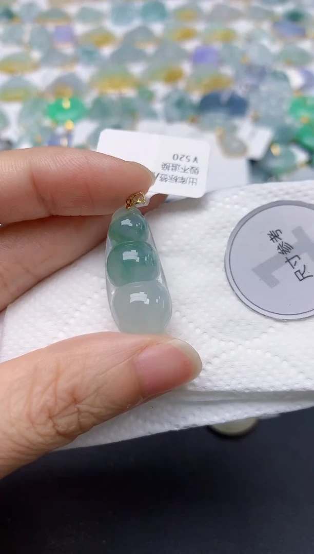 翡翠18K金镶嵌颈饰天然缅甸A货翡翠