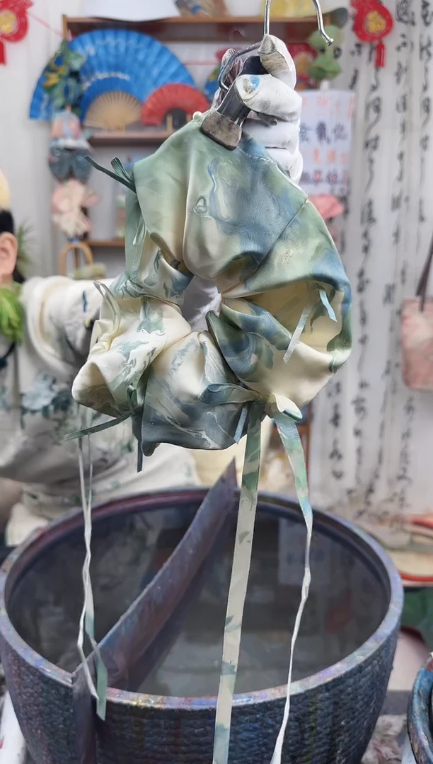 合金布艺青花瓷芭蕾发圈