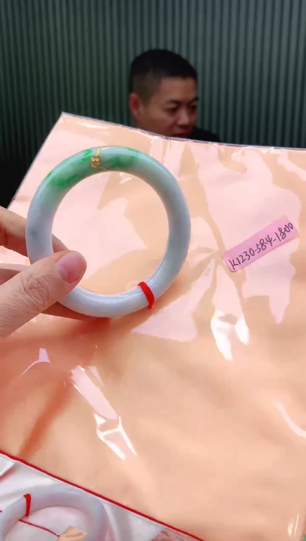 未镶嵌手镯翡翠58