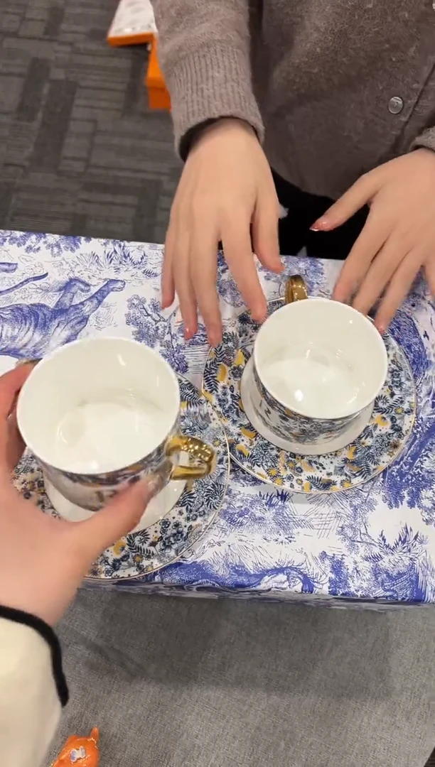 【闪购商品】杯H888--------------