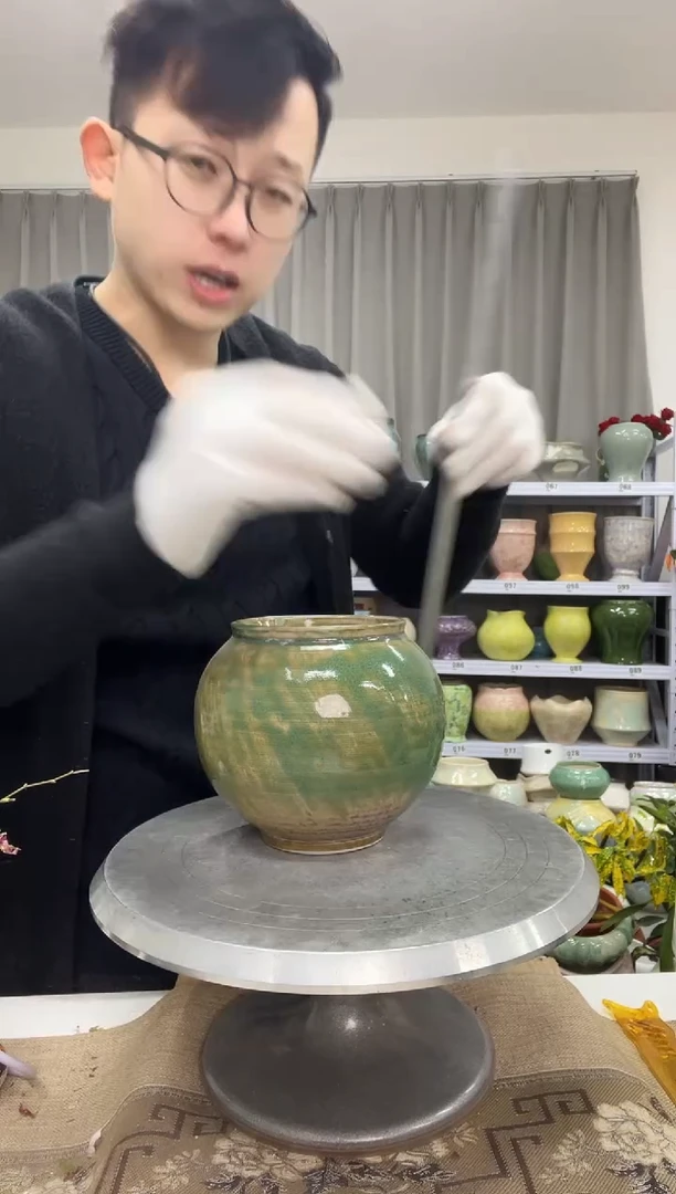 1.5花盆尺寸高： 14   口： 10.5