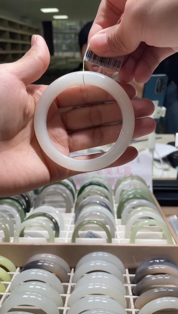 未镶嵌手镯和田玉59-60圈口 5072