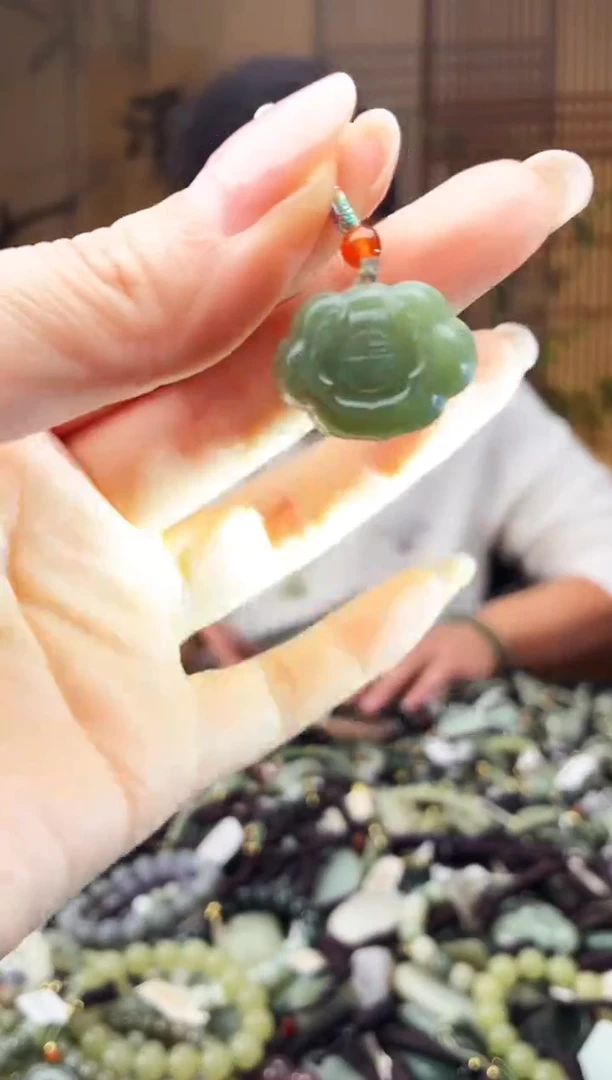 颈饰未镶嵌和田玉多样性发货，拍一发一