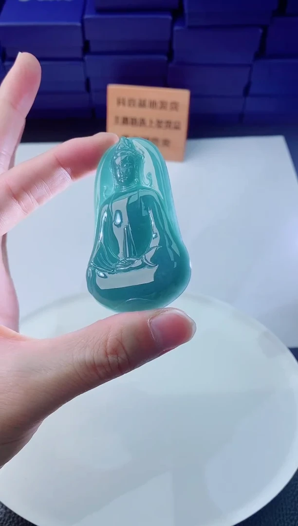 翡翠未镶嵌颈饰