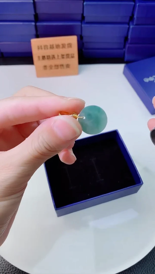 翡翠未镶嵌颈饰1111111111