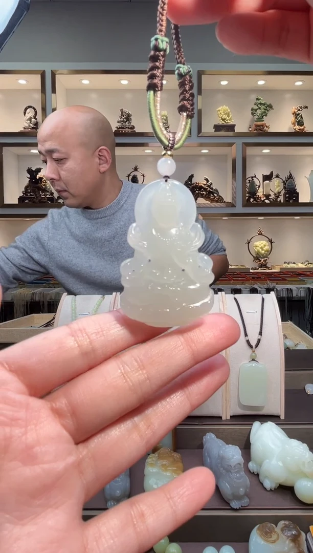 颈饰未镶嵌和田玉苏