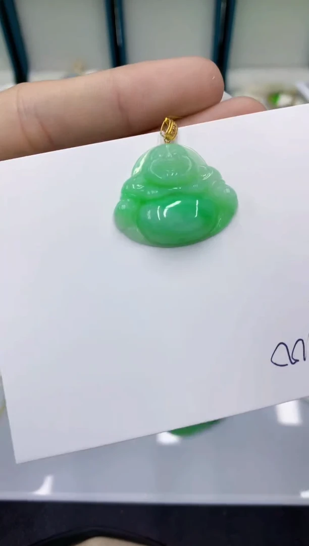 翡翠18K金镶嵌颈饰翡翠