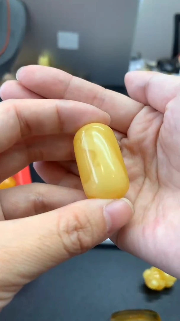 未镶嵌琥珀珠宝奇石1346