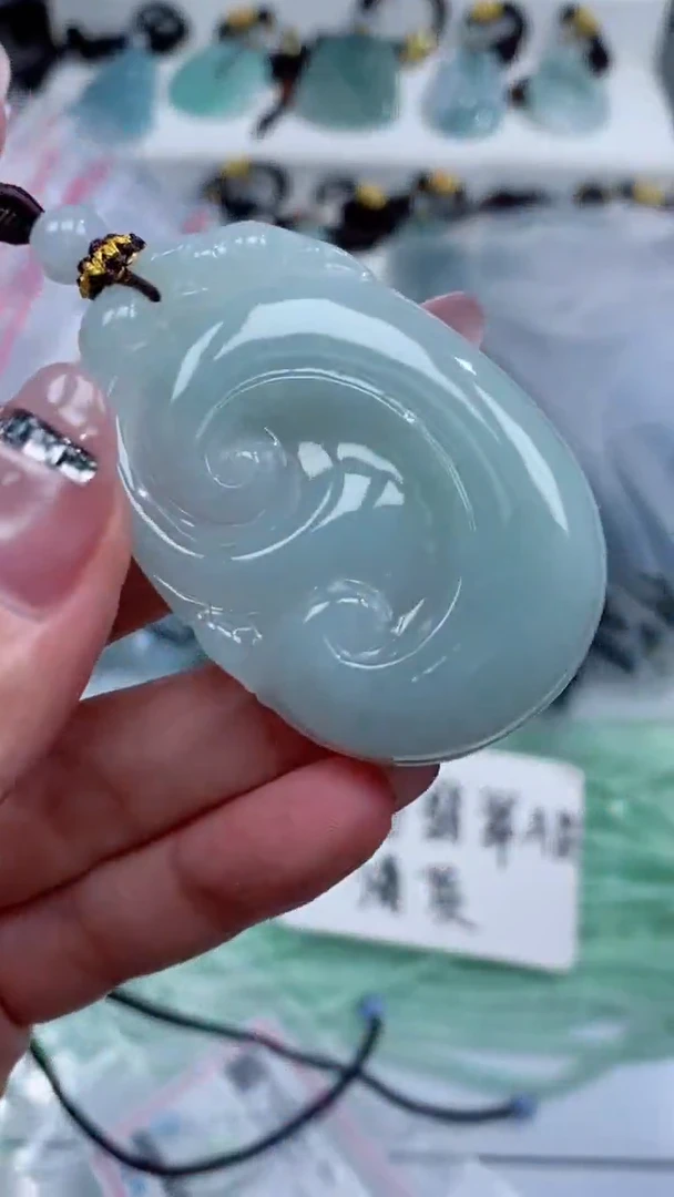 颈饰未镶嵌翡翠吊坠