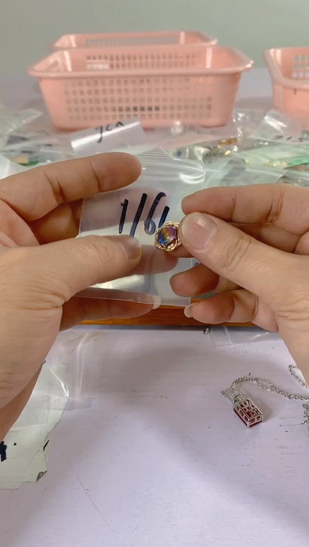 【闪购商品】水晶颈饰银S925镶嵌1161红宝，蓝宝，多样性发一件赠链