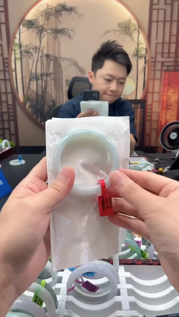未镶嵌手镯翡翠000054585