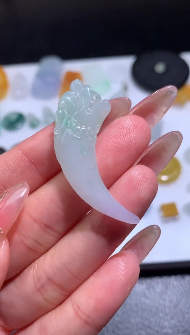 【闪购商品】定制翡翠未镶嵌龙牙