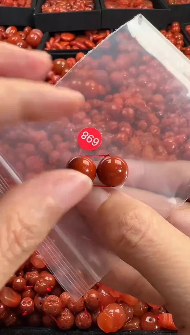 颈饰未镶嵌南红玛瑙1
