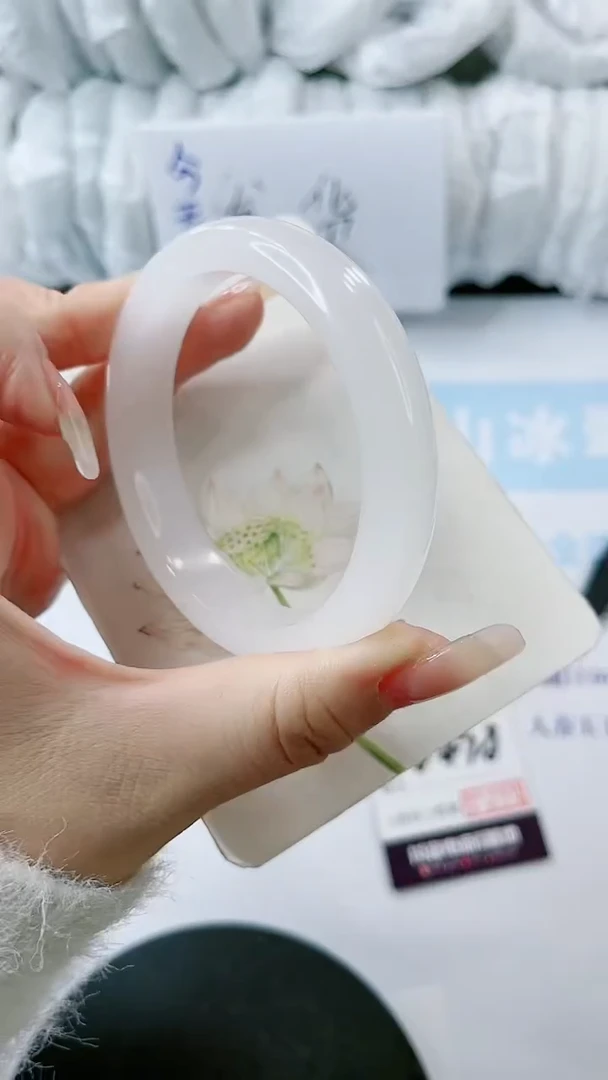 【闪购商品】石英质玉手镯未镶嵌多样性发货V478