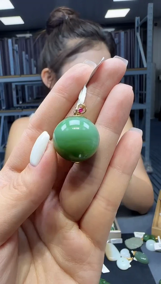 和田玉18K金镶嵌挂件1