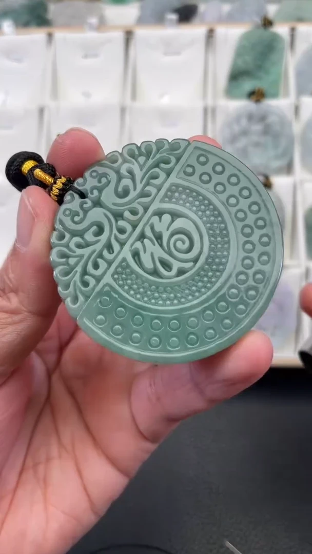颈饰未镶嵌翡翠天然缅甸翡翠A货395