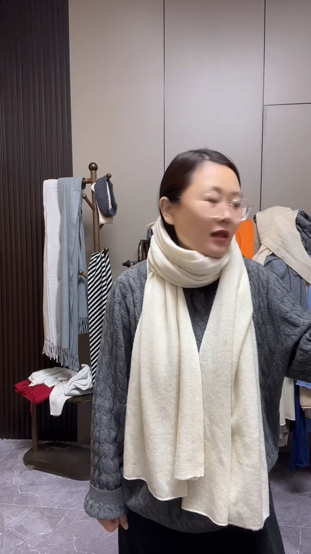 羊绒围巾米白色666