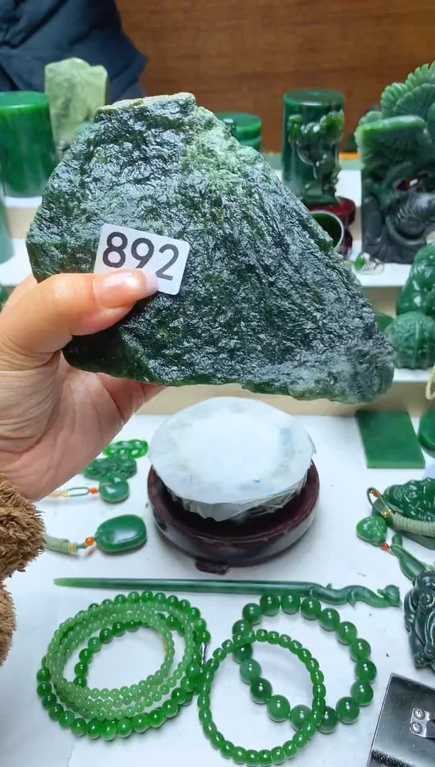 未镶嵌和田玉珠宝半成品1