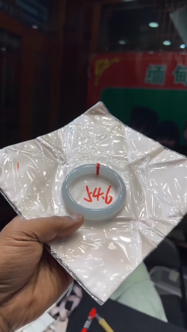 翡翠手镯未镶嵌手镯