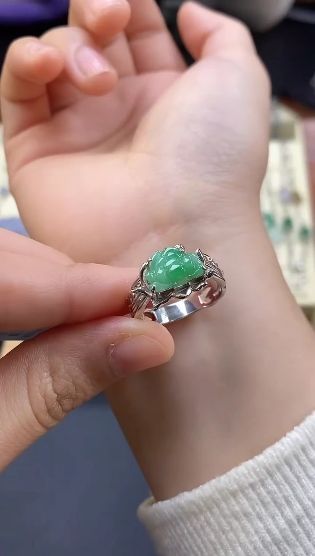 颈饰银S925镶嵌翡翠19284