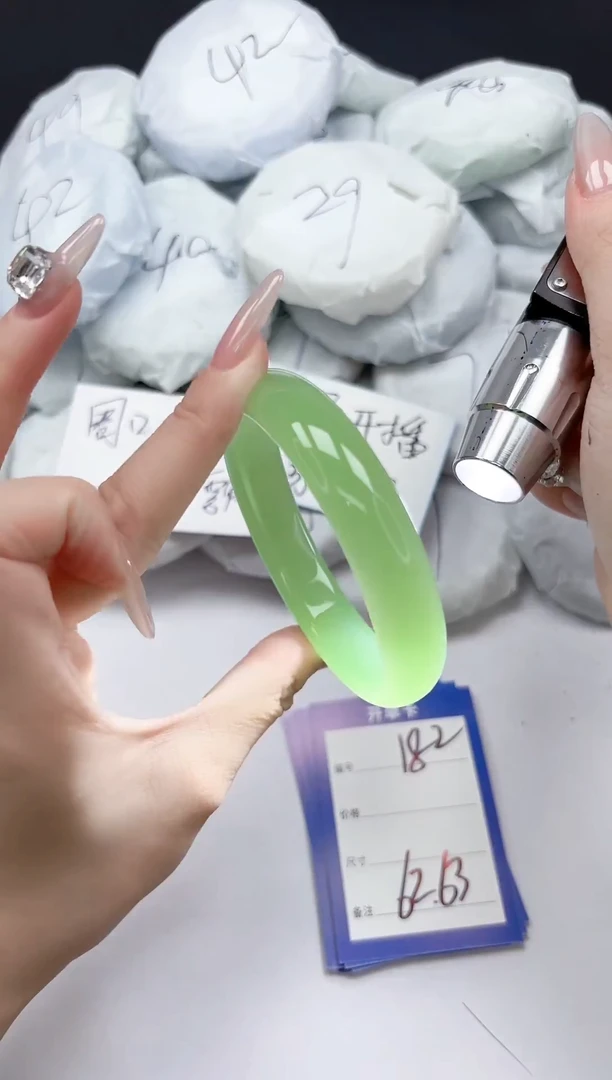 未镶嵌手镯石英质玉182/6263