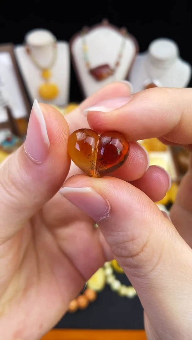 琥珀未镶嵌珠宝奇石柒月