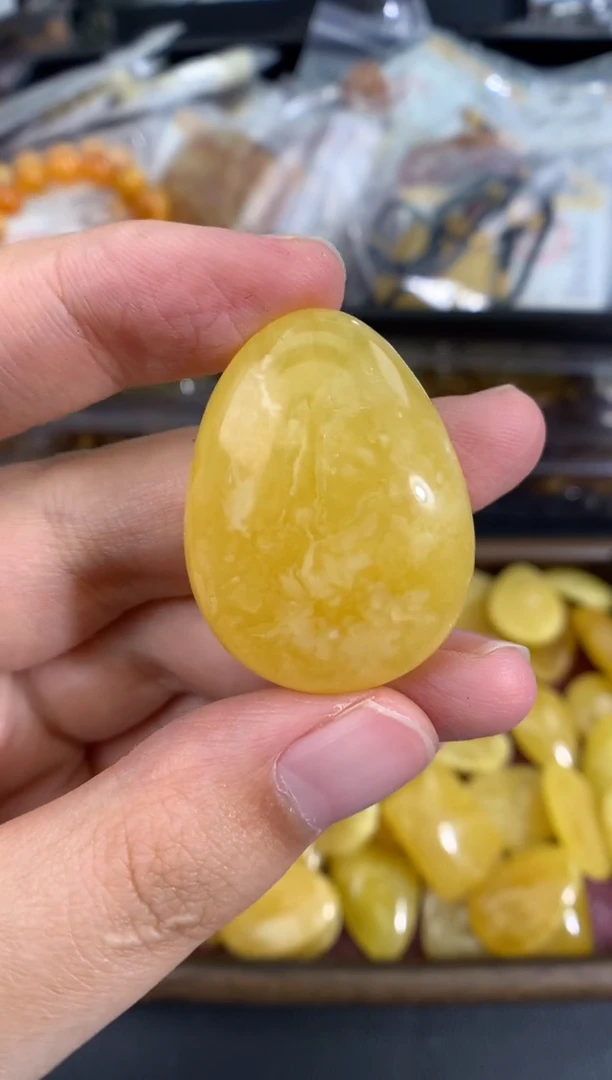蜜蜡未镶嵌珠宝奇石1