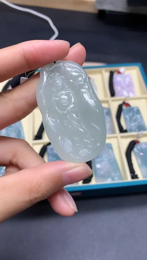 【闪购商品】定制翡翠未镶嵌站观音【无服务费】