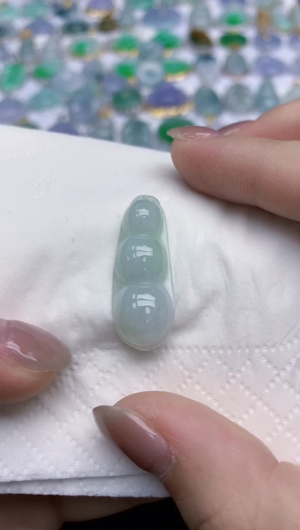 【闪购商品】翡翠颈饰未镶嵌天然翡翠A货