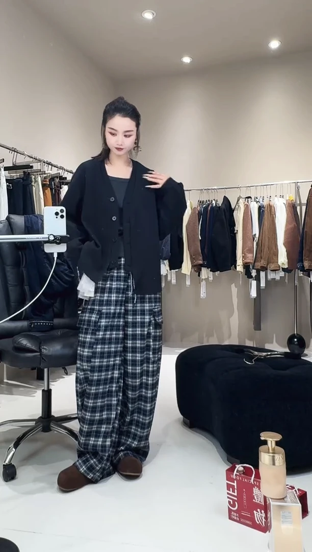 不规则黑色外套000