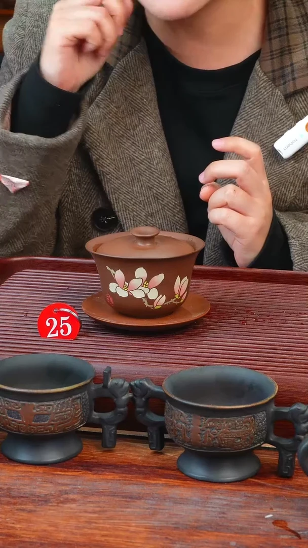 25逢春紫陶全手工羊肝红刻填三才盖碗170ml