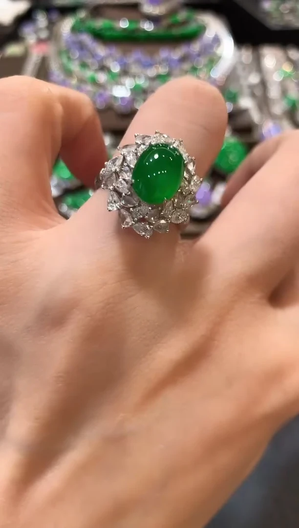 18K金镶嵌戒指翡翠m80