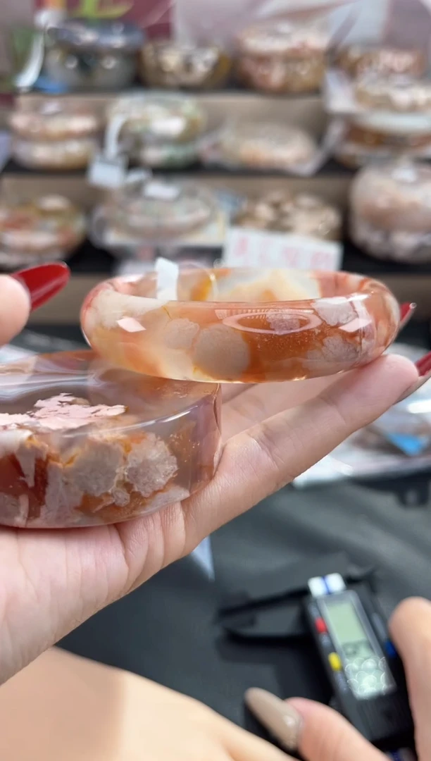 未镶嵌手镯石英质玉59