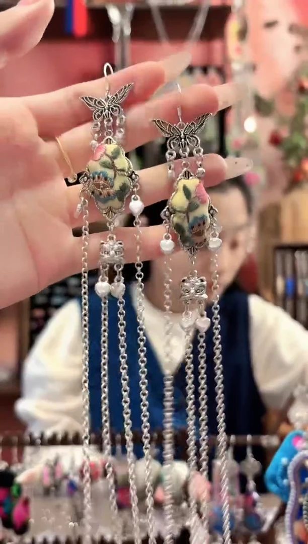 织绣云织谣民族风精美饰品 606