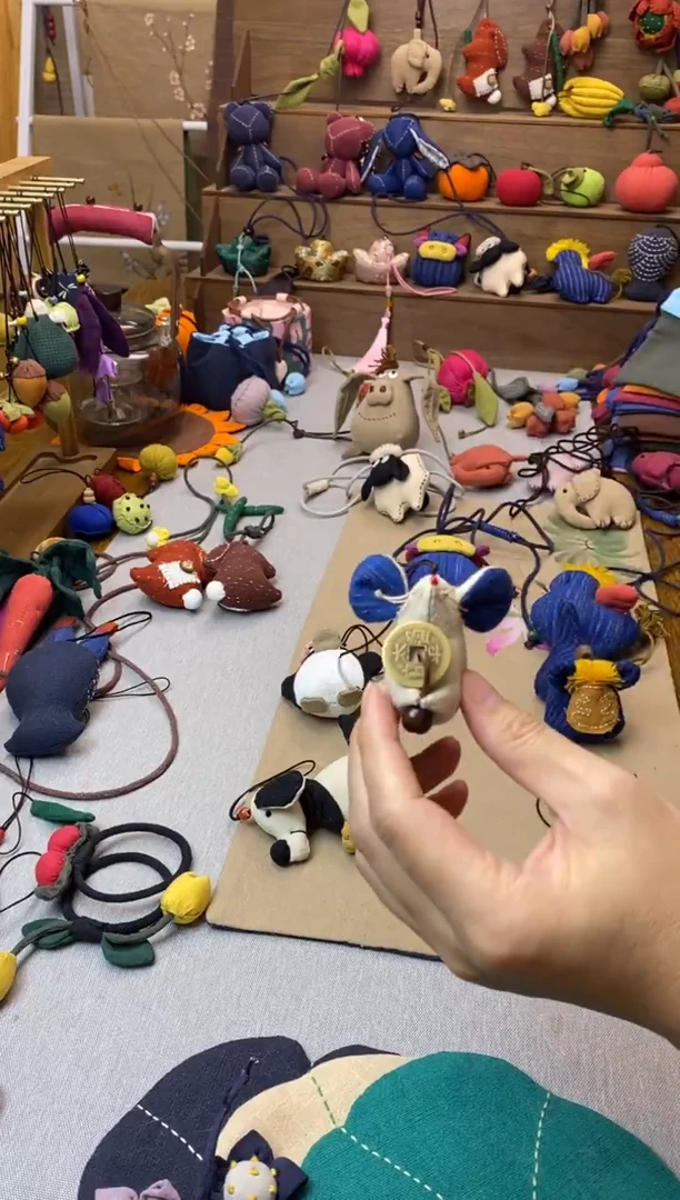 布艺抱钱鼠 挂件