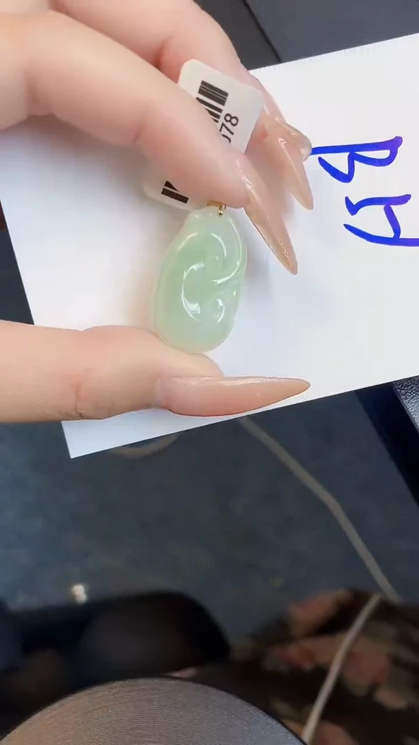 【闪购商品】翡翠颈饰18K金镶嵌00000000