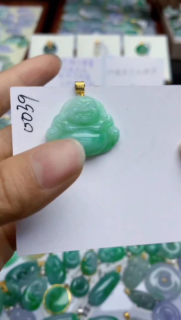 翡翠18K金镶嵌颈饰11111111