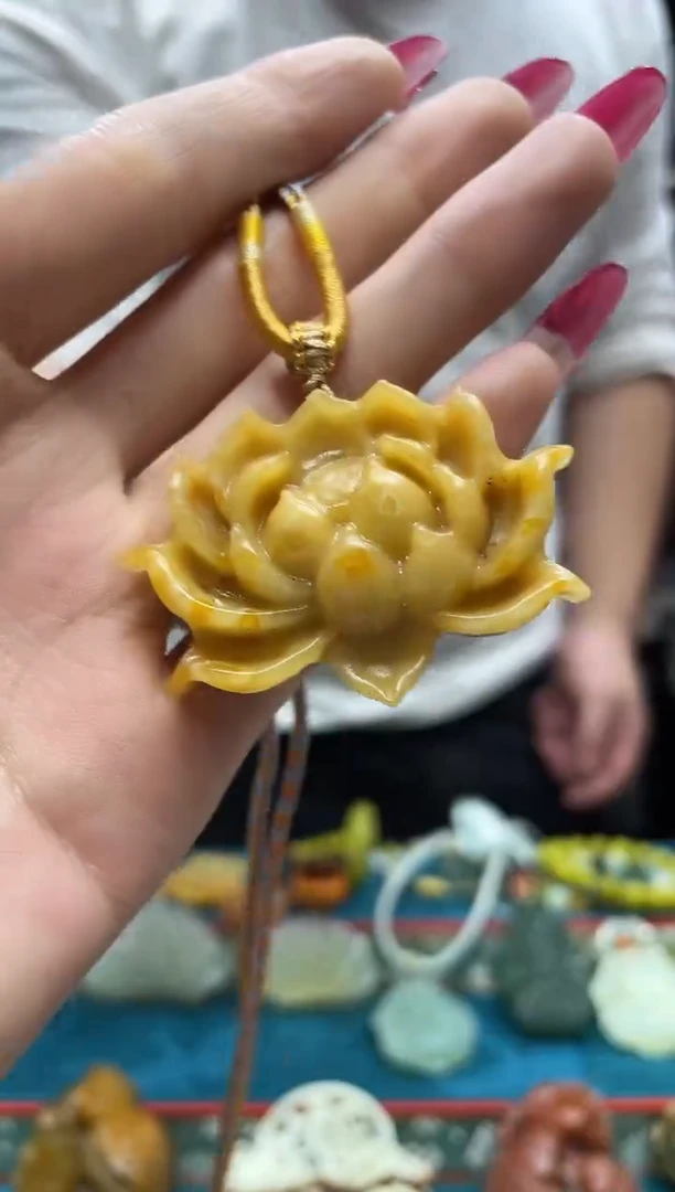 未镶嵌岫玉吊坠·