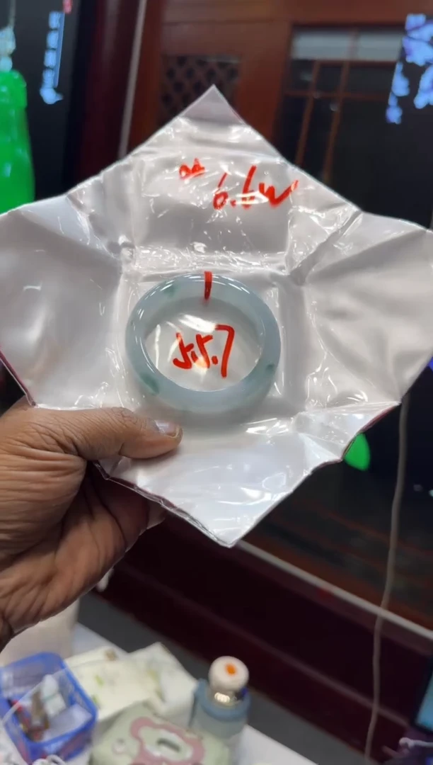 未镶嵌手镯翡翠手镯