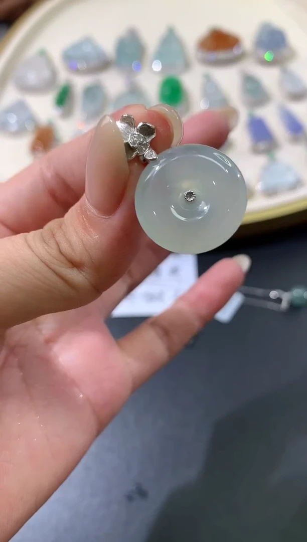 吊坠(不含链)18K金镶嵌翡翠W27|多样性发货一件3800