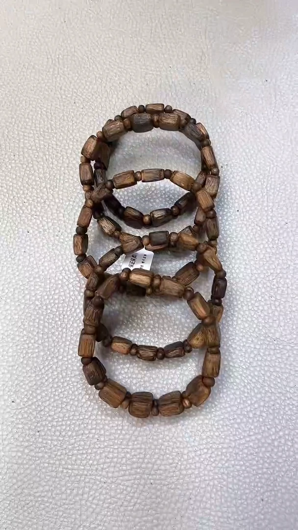 【闪购商品】沉香手串棋楠红金猊随型女款小手牌单圈多样性发其一