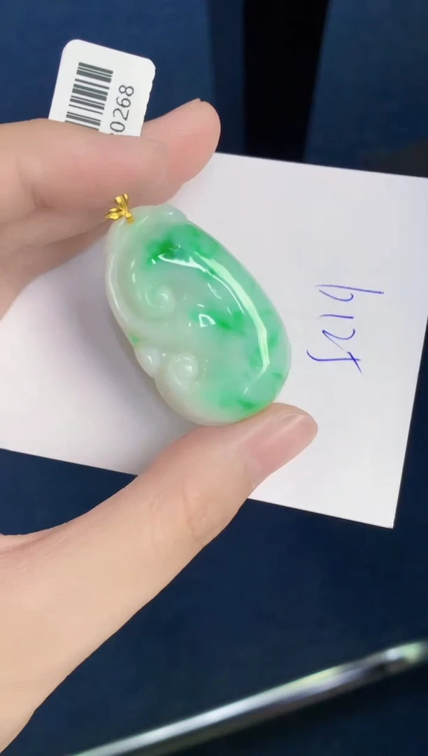 翡翠18K金镶嵌颈饰天然翡翠緬甸A貨
