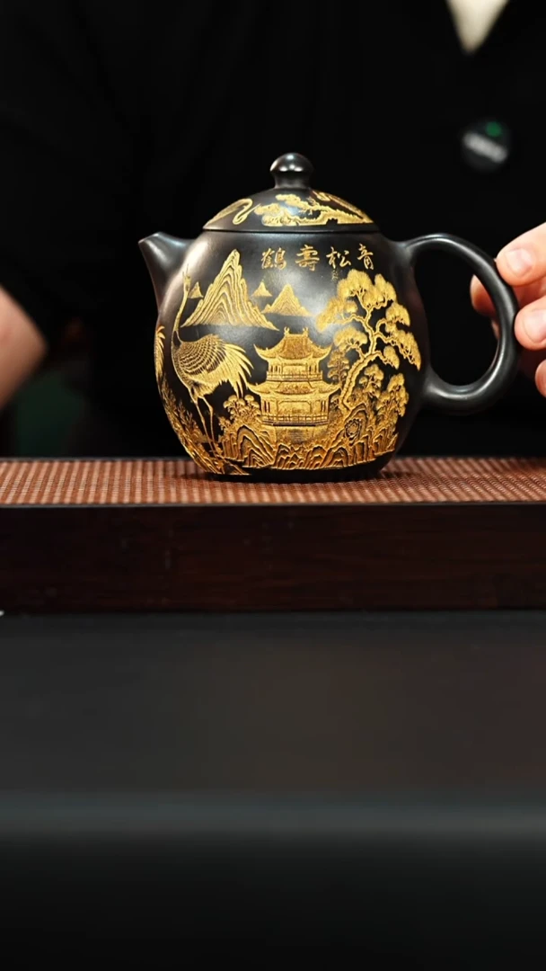 茶壶紫砂宜兴紫砂 龙蛋壶 玄铁石黄 松鹤延年