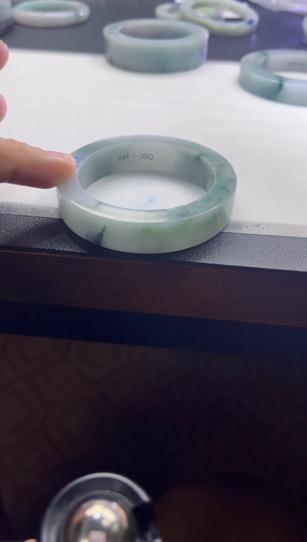 未镶嵌手镯定制翡翠释***9天然翡翠手镯