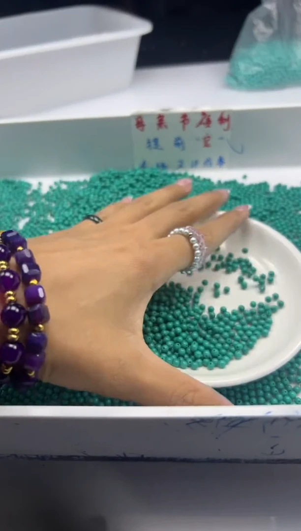 玛瑙/玉髓颈饰未镶嵌w410高瓷绿*松3mm*100颗