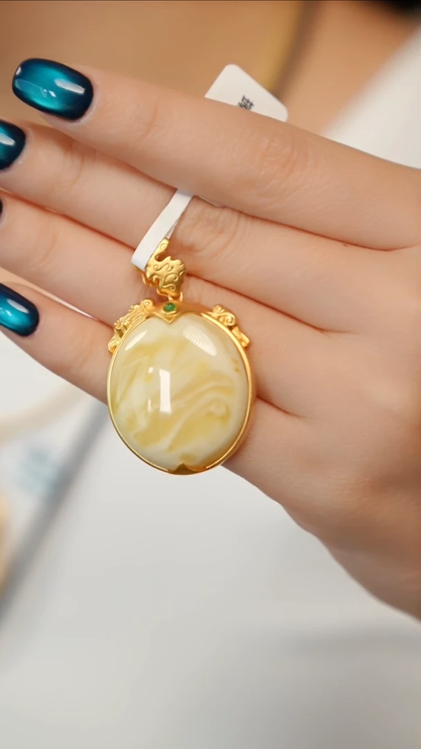 蜜蜡吊坠(赠链)银S925镶嵌景云白蜡吊坠